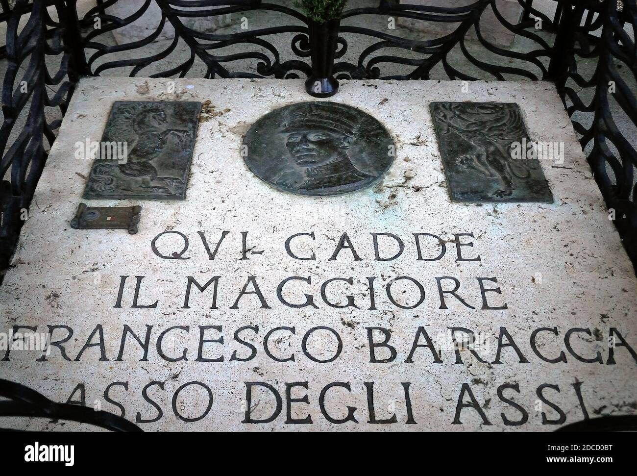 Veneto, Nervesa della Battaglia. Monumento a Francesco Baracca, asso dell'aviazione italiana durante la prima guerra mondiale. È stato abbattito proprio in questo posto. Foto Stock