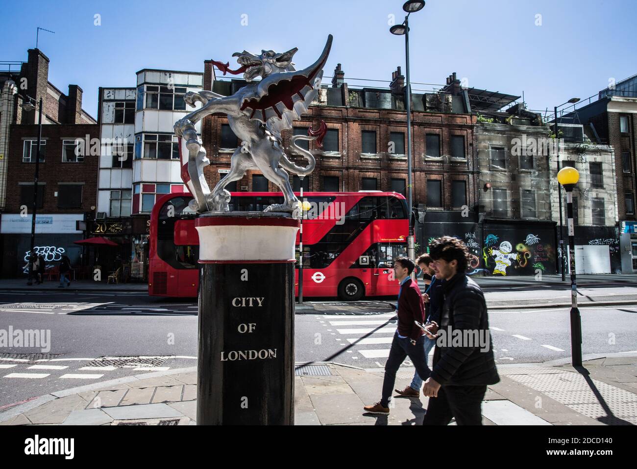 City of London Dragon marcatore di confine al Norton Folgate su Bishopsgate, London, Regno Unito Foto Stock