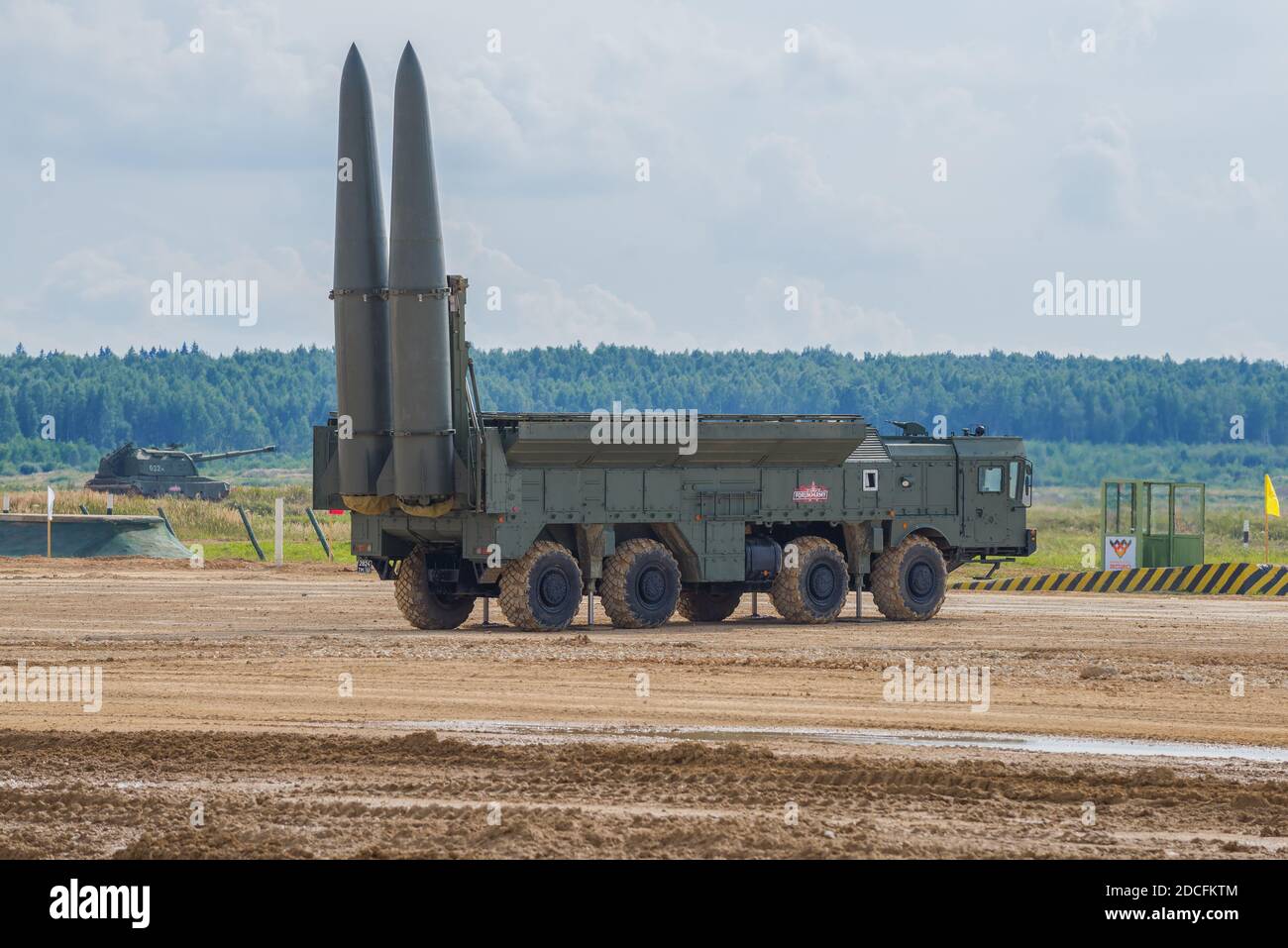 ALABINO, RUSSIA - 25 AGOSTO 2020: Iskander - sistema missilistico tattico russo in posizione di combattimento.frammento del programma dimostrativo degli internati Foto Stock