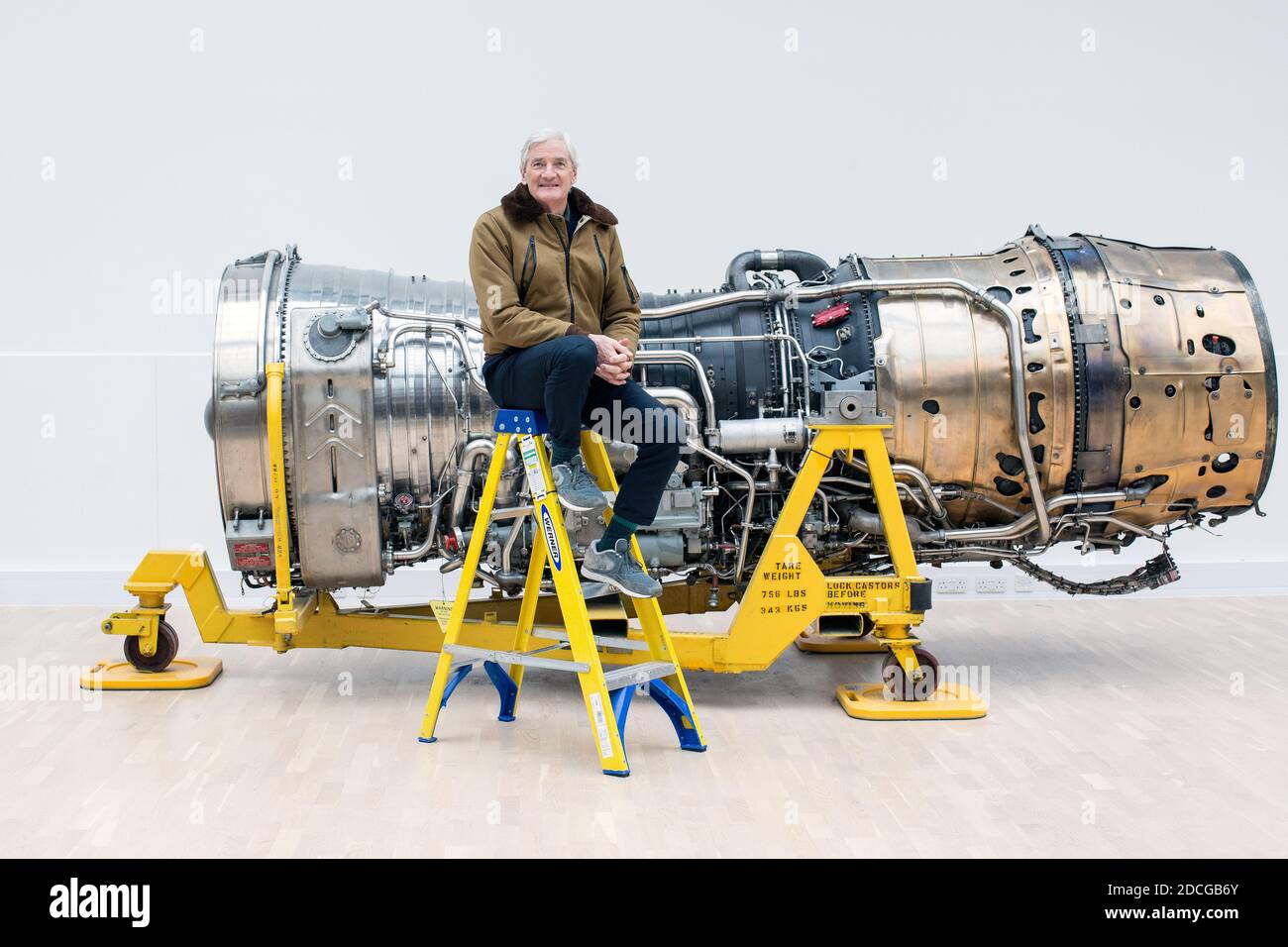 Regno Unito /Wiltshire/ Malmesbury/Dyson / Sir James Dyson accanto ad un motore della Concorde Jet Liner supersonica.Giovedì 1 Marzo 2018. Foto Stock
