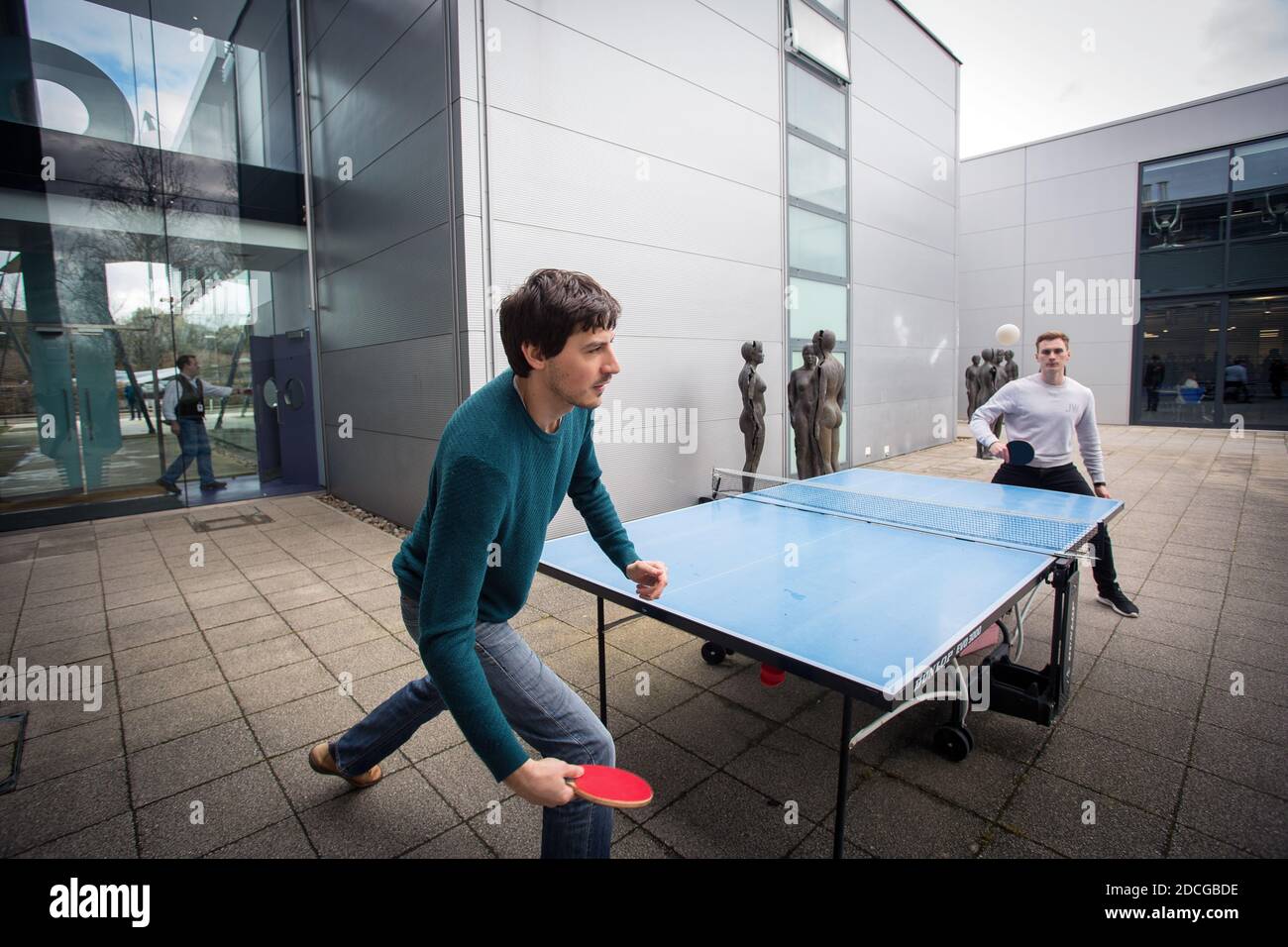 Regno Unito /Wiltshire/ Malmesbury/Dyson / Emploees giocando tabel tenis alla sede centrale di Dyson a Malmesbury, UK.Thursday il 15 marzo 2018. Foto Stock