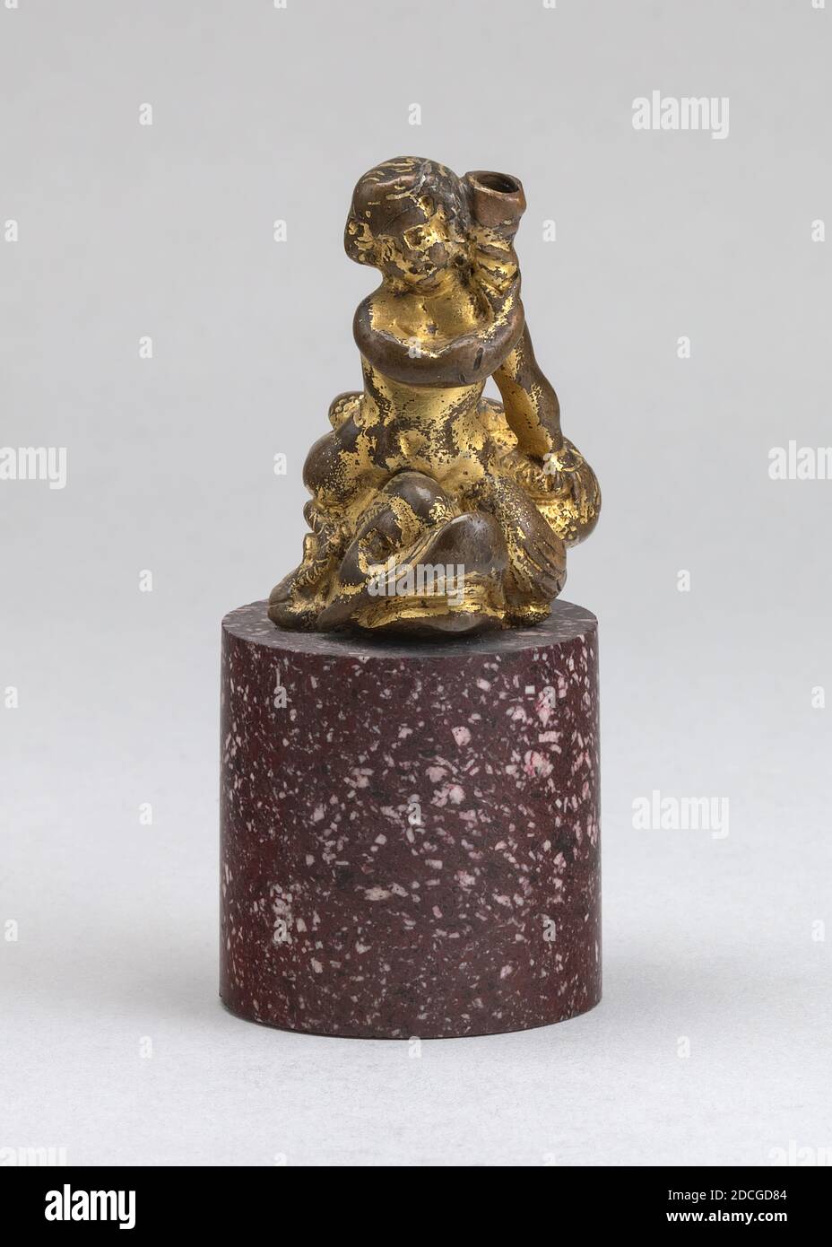 Italian 16th Century, (artista), A Triton, inizio XVI secolo, bronzo/bronzo marrone medio originariamente completamente dorato (doratura molto strofinata), totale: 4.5 x 3.2 x 3.4 cm (1 3/4 x 1 1/4 x 1 5/16 pollici Foto Stock