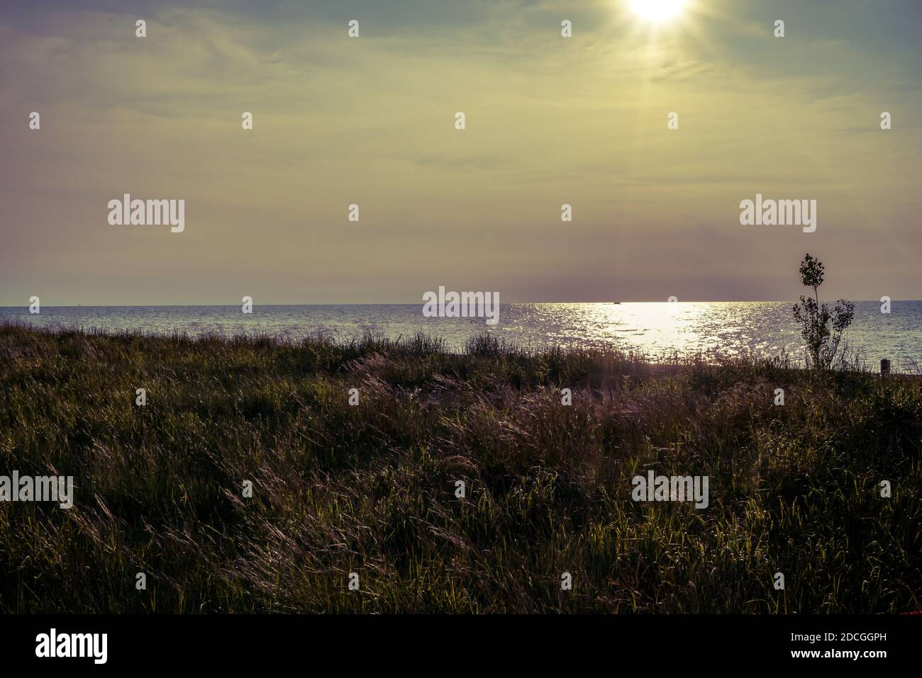 L'Headlands Beach Park, nel nord-est dell'Ohio, è il luogo ideale per ammirare il tramonto. Foto Stock