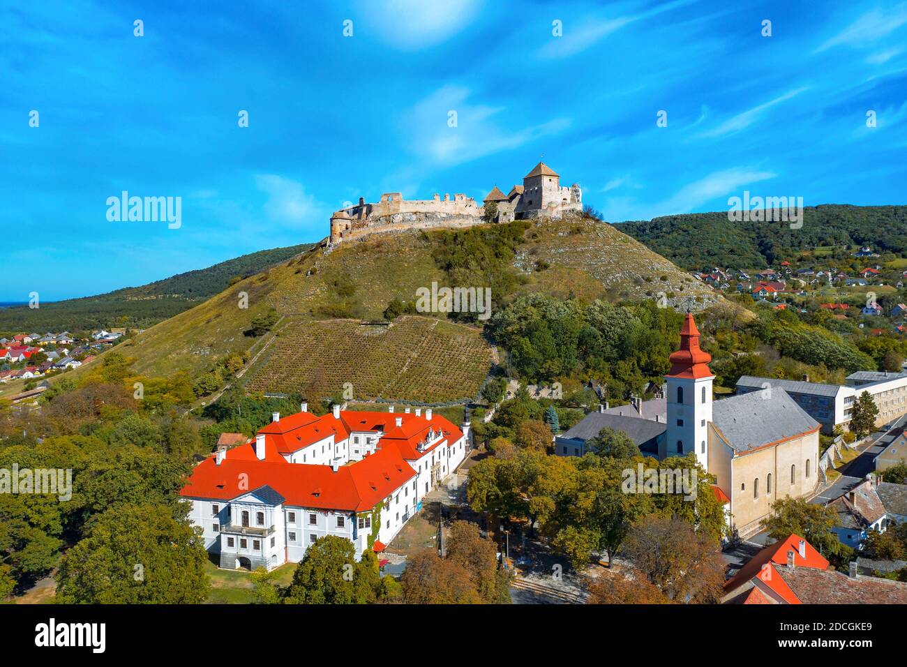 Castello di Sumeg in Ungheria- Forte storico. Costruito nel 12 ° secolo. Monumento storico e museo Foto Stock