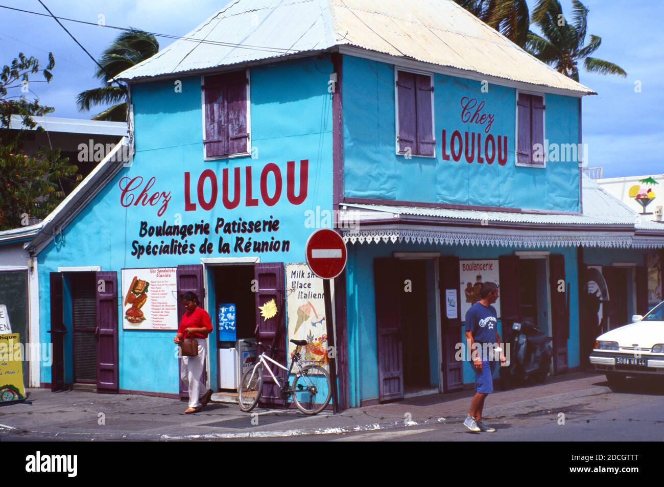 Chez Loulou Boulagerie, panetteria, Corner Shop o minimarket a Saint Gilles o Saint-Gilles-les-Bains la Reunion o Reunion Island France Foto Stock
