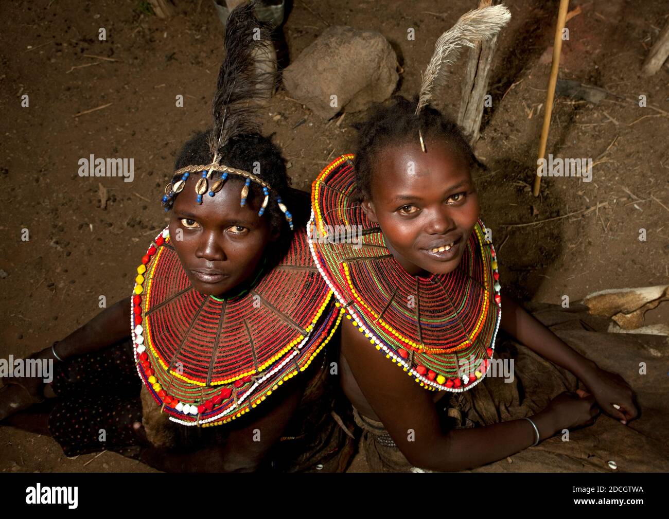 Ritratto di ragazze della tribù Pokot con collane enormi, Baringo County, Baringo, Kenya Foto Stock