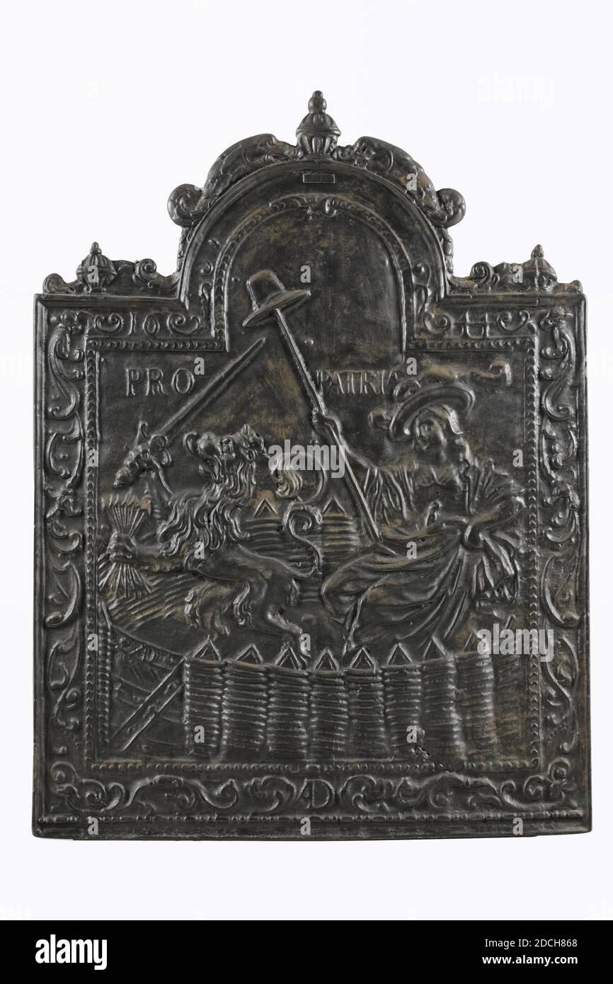 Fireback, Anonimo, 1644, cast, Generale: 98 x 72 x 1.7cm 980 x 720 x 17mm, allegoria, donna, vergine olandese, leone, Iron fireback con la rappresentazione allegorica della Vergine olandese. La donna sta tenendo un bastone con un cappello di libertà su di esso. Un leone è raffigurato alla sua sinistra. Il leone contiene una spada e un fascio di frecce. Le figure si trovano in un giardino con recinzione. Sulla recinzione è presente il contrassegno di fusione. In cima è l'iscrizione PRO PATRIA. La performance è incorniciata da un bordo in perla. Intorno è una cornice con ricci. Nella parte superiore si trova l'anno 1644 e nella parte inferiore si trova il contrassegno di fusione. Il piano cottura è rettangolare Foto Stock