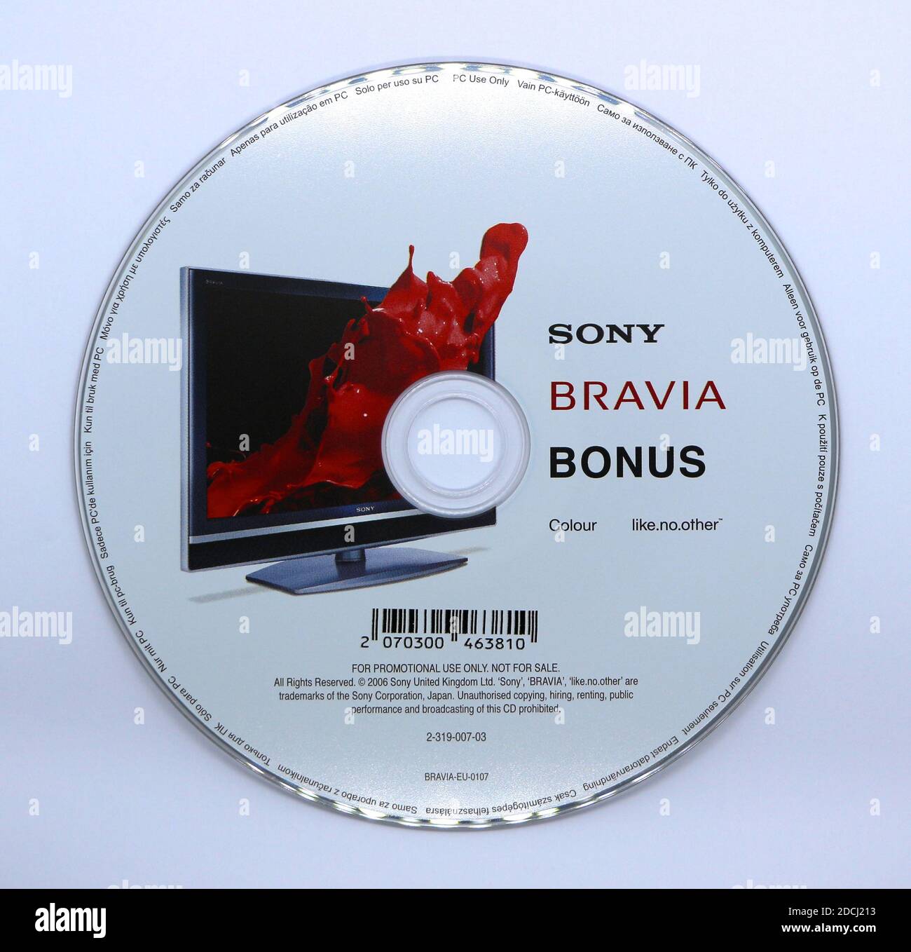 Foto di un CD promozionale per i televideo Sony BRAVIA su sfondo bianco Foto Stock