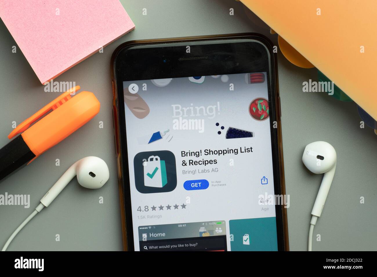 New York, Stati Uniti - 7 novembre 2020: Logo dell'app store Bring Shopping List sullo schermo del telefono, editoriale illustrativo. Foto Stock