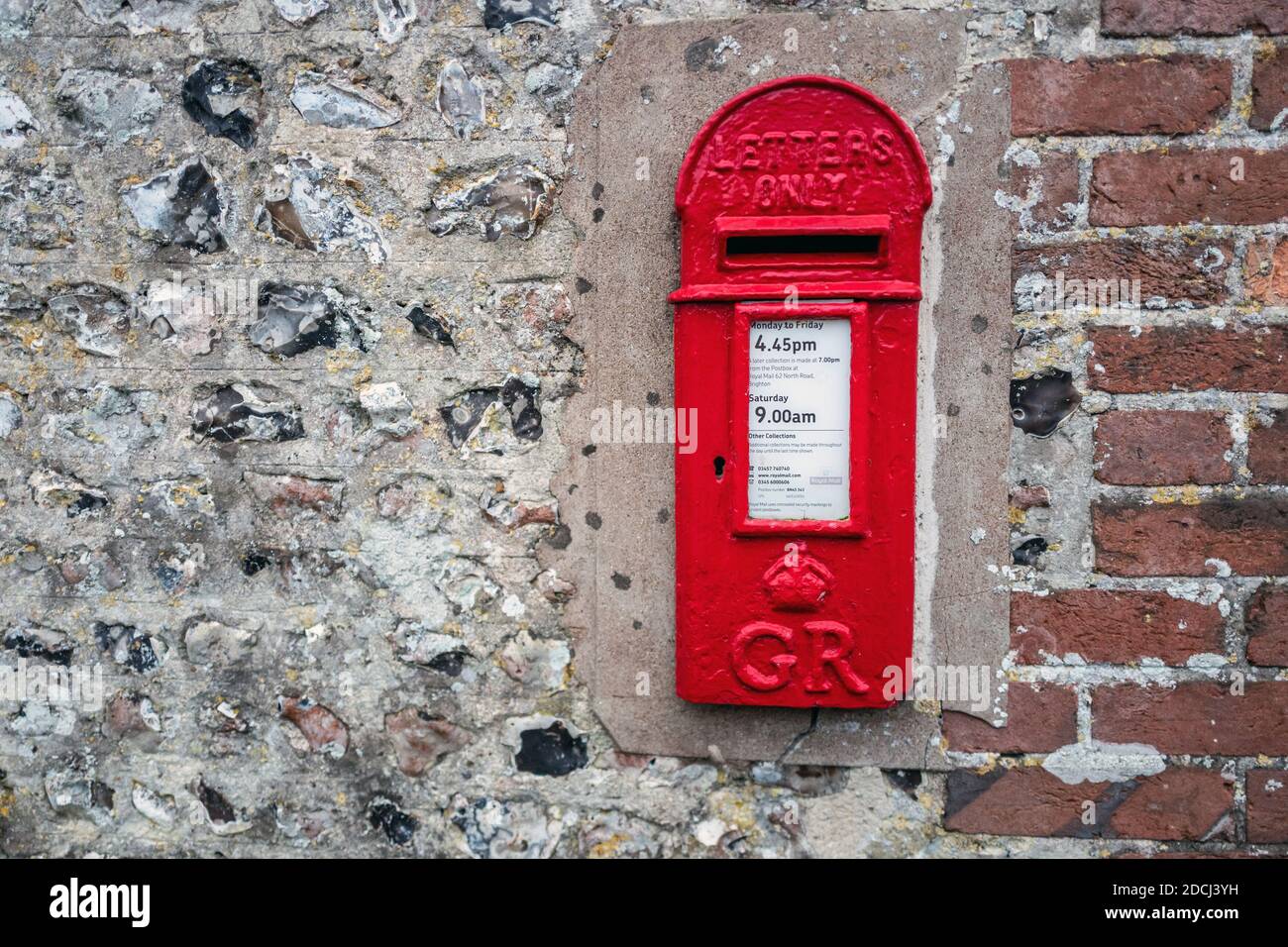 Saddlescombe, 21 novembre 2020: Un originale scatola di lettere di Re Giorgio Foto Stock