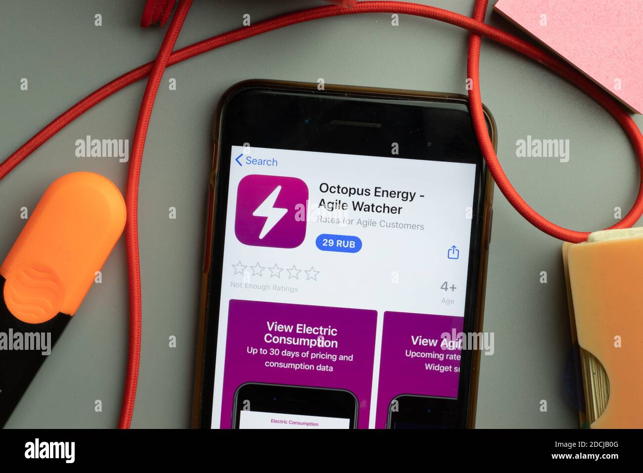 New York, Stati Uniti - 7 novembre 2020: Octopus Energy Agile Watcher app store logo sullo schermo del telefono, editoriale illustrativo. Foto Stock