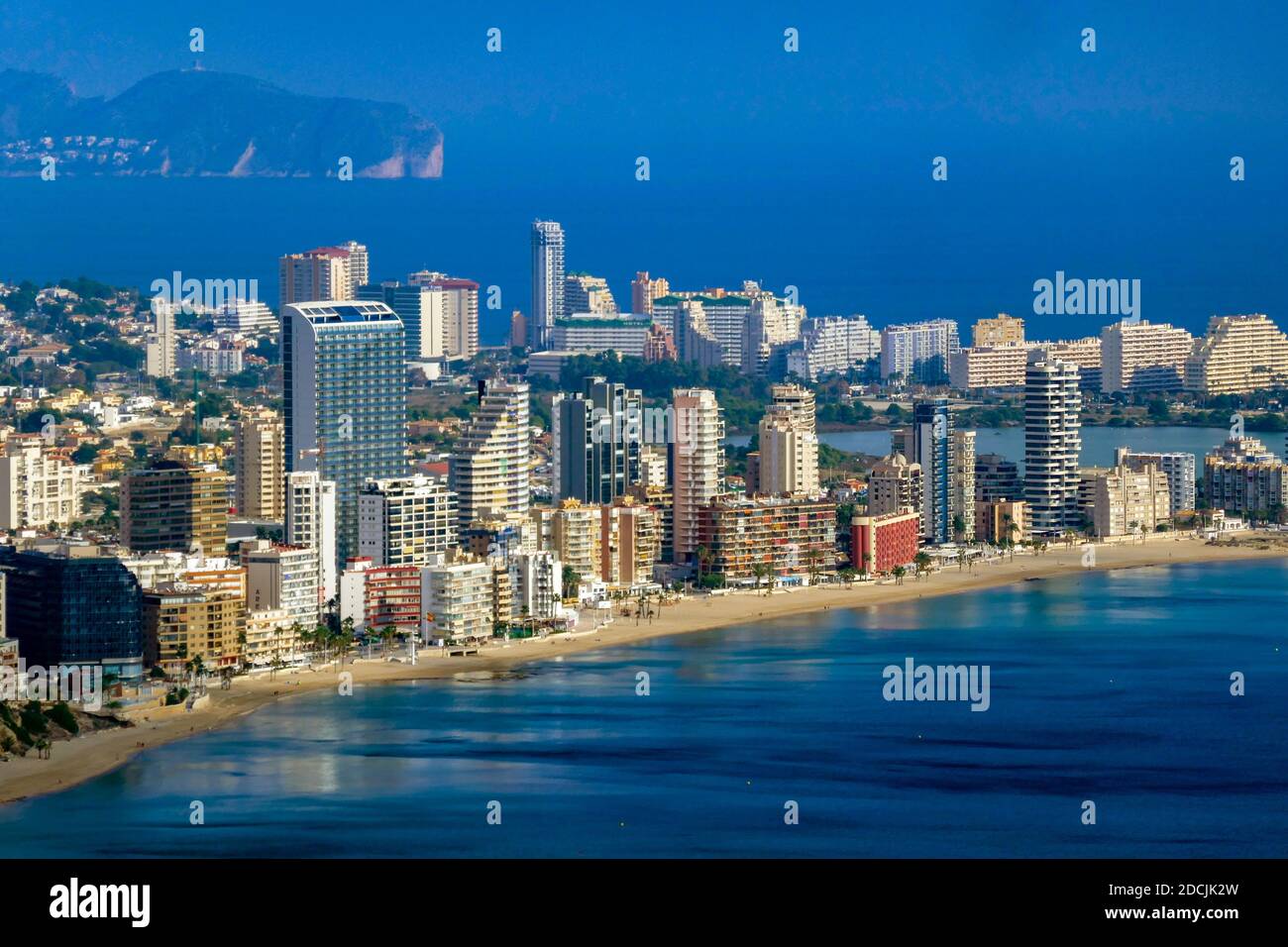 Popolare meta turistica di Calpe, sulla Costa Blanca, Alicante, Spagna Foto Stock