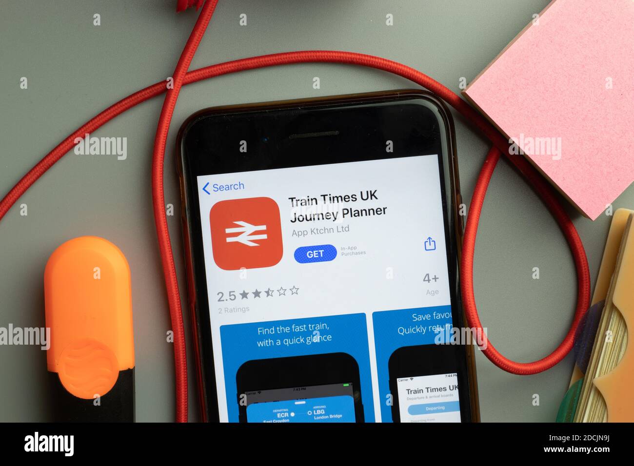 New York, Stati Uniti - 7 novembre 2020: Train Times UK Journey Planner app store logo sullo schermo del telefono, editoriale illustrativo. Foto Stock