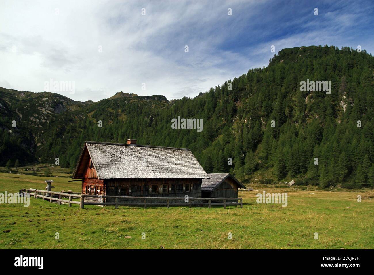 Il villaggio di Ursprungalm si trova a 1.610 m di altitudine, a Steirische Kalkspitze, nel Tauern Schladminger, in Austria Foto Stock