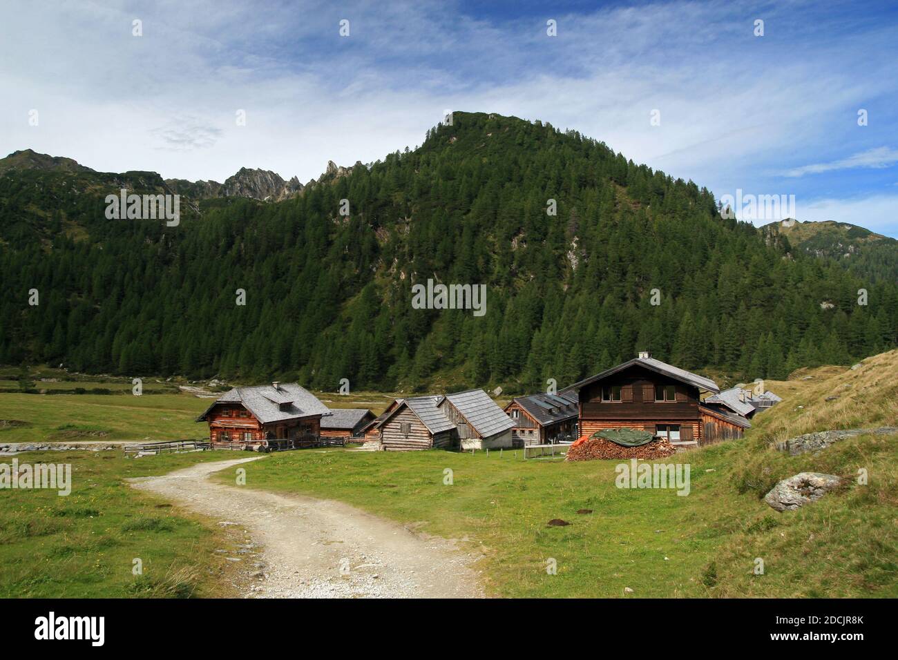 Il villaggio di Ursprungalm si trova a 1.610 m di altitudine, a Steirische Kalkspitze, nel Tauern Schladminger, in Austria Foto Stock