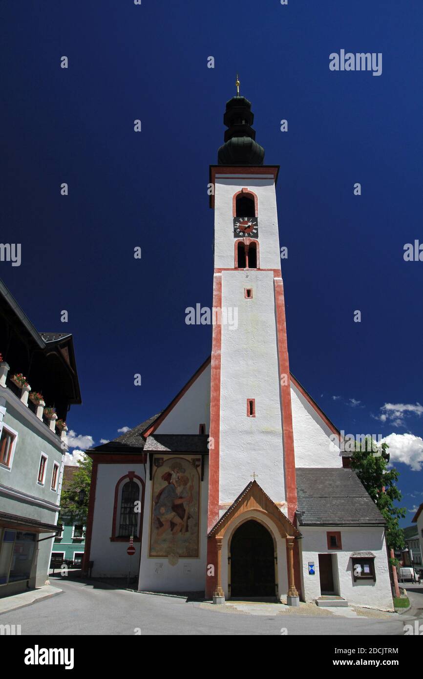 Chiesa parrocchiale di San Bartolomeo, piazza di Mauterndorf, Stato di Salisburgo, Austria Foto Stock