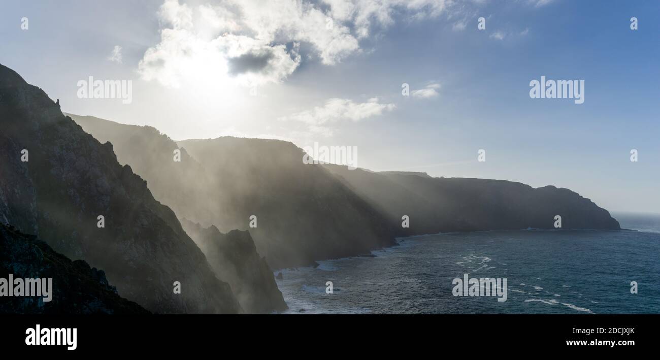 La costa rocciosa selvaggia della Galizia nel nord della Spagna a. Cabo Ortegal Foto Stock