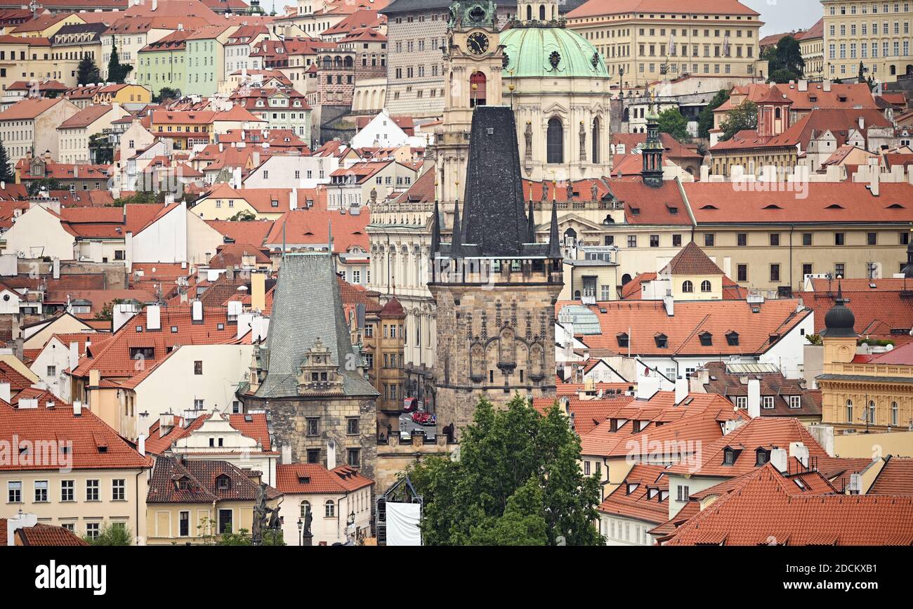 Edifici chiese e torri Città Vecchia Praga Città paesaggio Repubblica Ceca Foto Stock