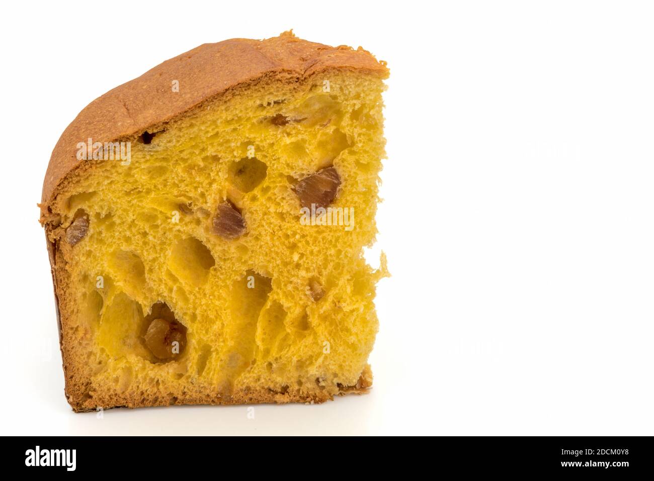 Fetta di panettone con glace marronato, tipico dessert italiano per Natale da Milano, isolato su bianco, spazio di testo Foto Stock