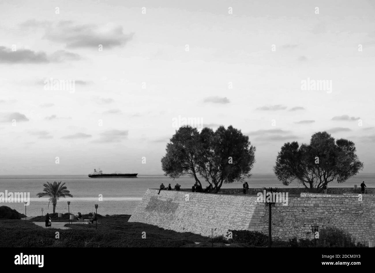 Vista parziale del bastione di Sant'Andrea, parte delle fortificazioni di Heraklion, Creta, durante le ore di distanza sociale per la pandemia di Covid-19. Foto Stock