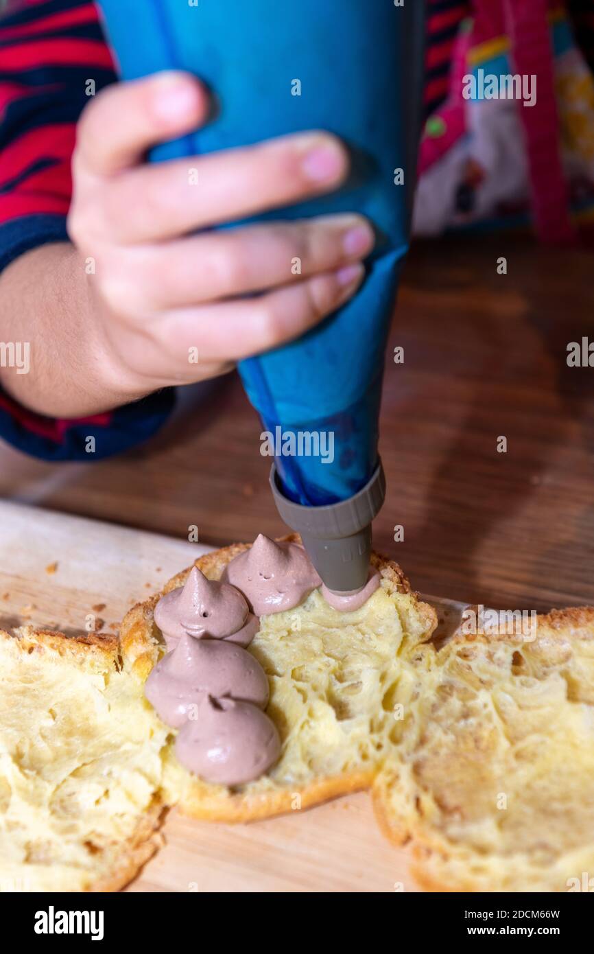 Bambini che si cforno in vacanza Foto Stock