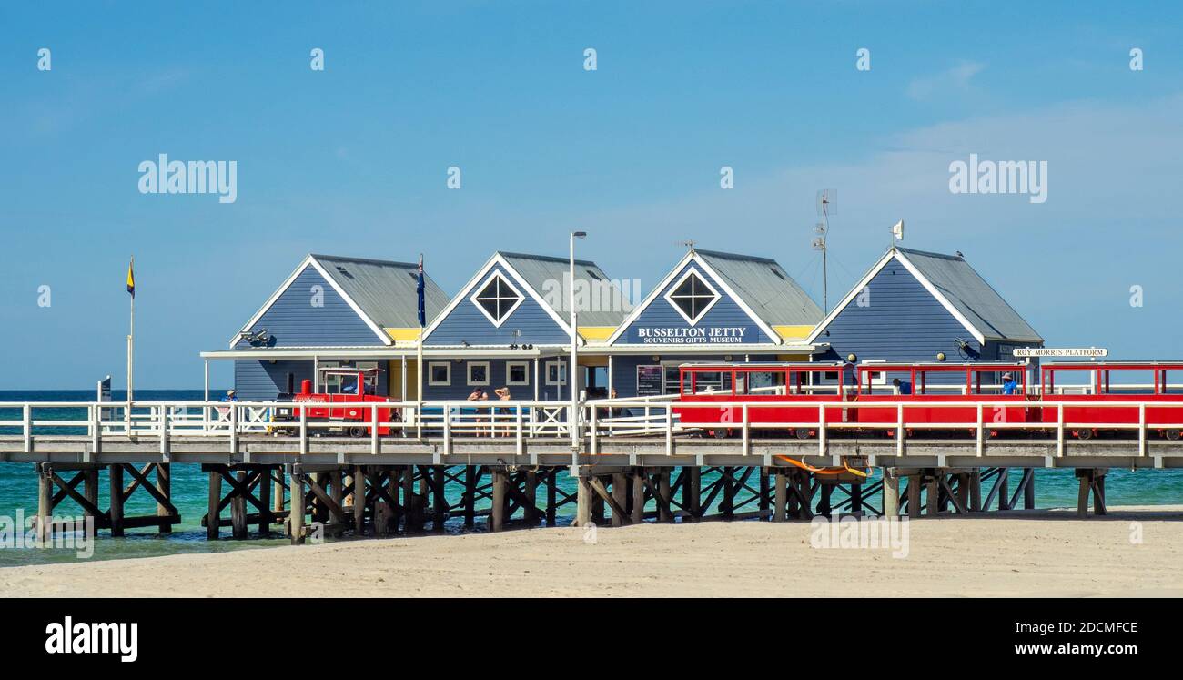 Treno in legno Busselton Jetty e Stocker Preston Express Jetty Train Geographe Bay Australia Occidentale. Foto Stock