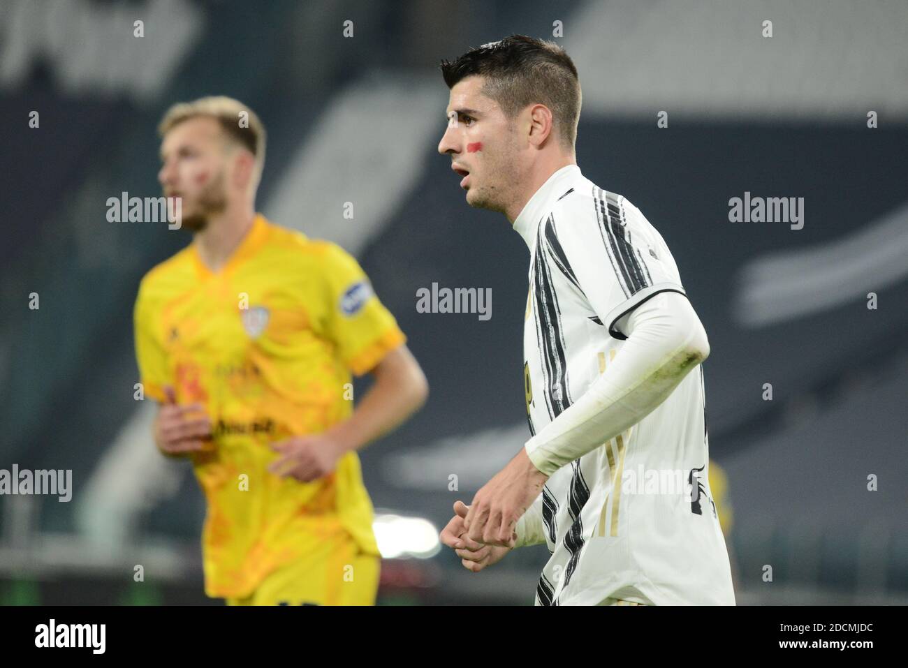 Torino, Italia. 21 Nov 2020. Alvaro Morata del Juventus FC durante la Serie UNA partita di calcio tra Juventus FC e Cagliari Calcio allo stadio Allianz il 21 novembre 2020 a Torino durante la Serie UNA partita di calcio tra Juventus FC e Cagliari Calcio allo stadio Allianz il 21 novembre 2020 a Torino (Foto di Alberto Gandolfo/Pacific Press/Sipa USA) Credit: Sipa USA/Alamy Live News Foto Stock