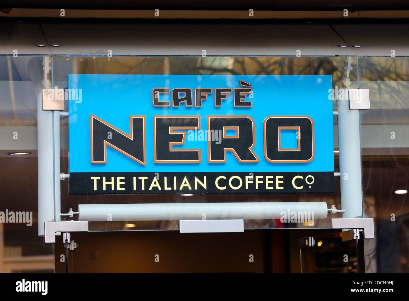 Logo aziendale per la catena di caffè, caffe Nero, l'azienda italiana di caffè, Glasgow, UK Foto Stock