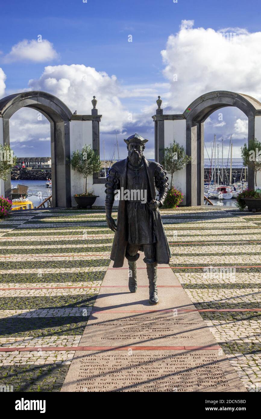 Statua di Vasco da Gama in Angra do Heroismo, navigatore portoghese Terceira Azzorre Portogallo dall'artista americano Duker Bower, comissiomed da Vitor B. Foto Stock