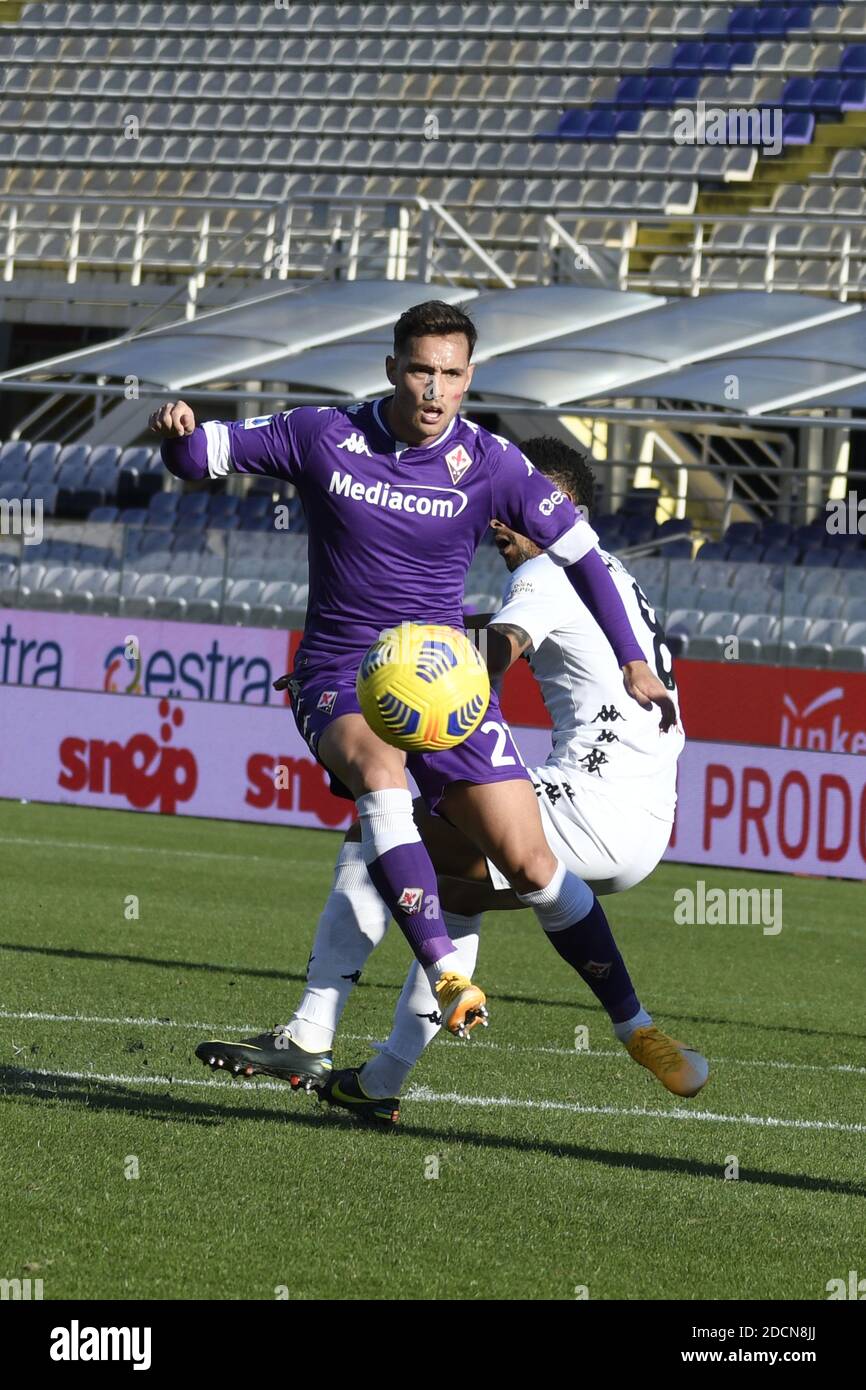 Firenze, Italia. 22 novembre 2020. Gabriele Moncini (Benevento)Andres Tello (Benevento) durante la partita italiana 'sarie A' tra Fiorentina 0-1 Benevento allo Stadio Artemio Franchi il 22 novembre 2020 a Firenze. Credit: Maurizio Borsari/AFLO/Alamy Live News Foto Stock