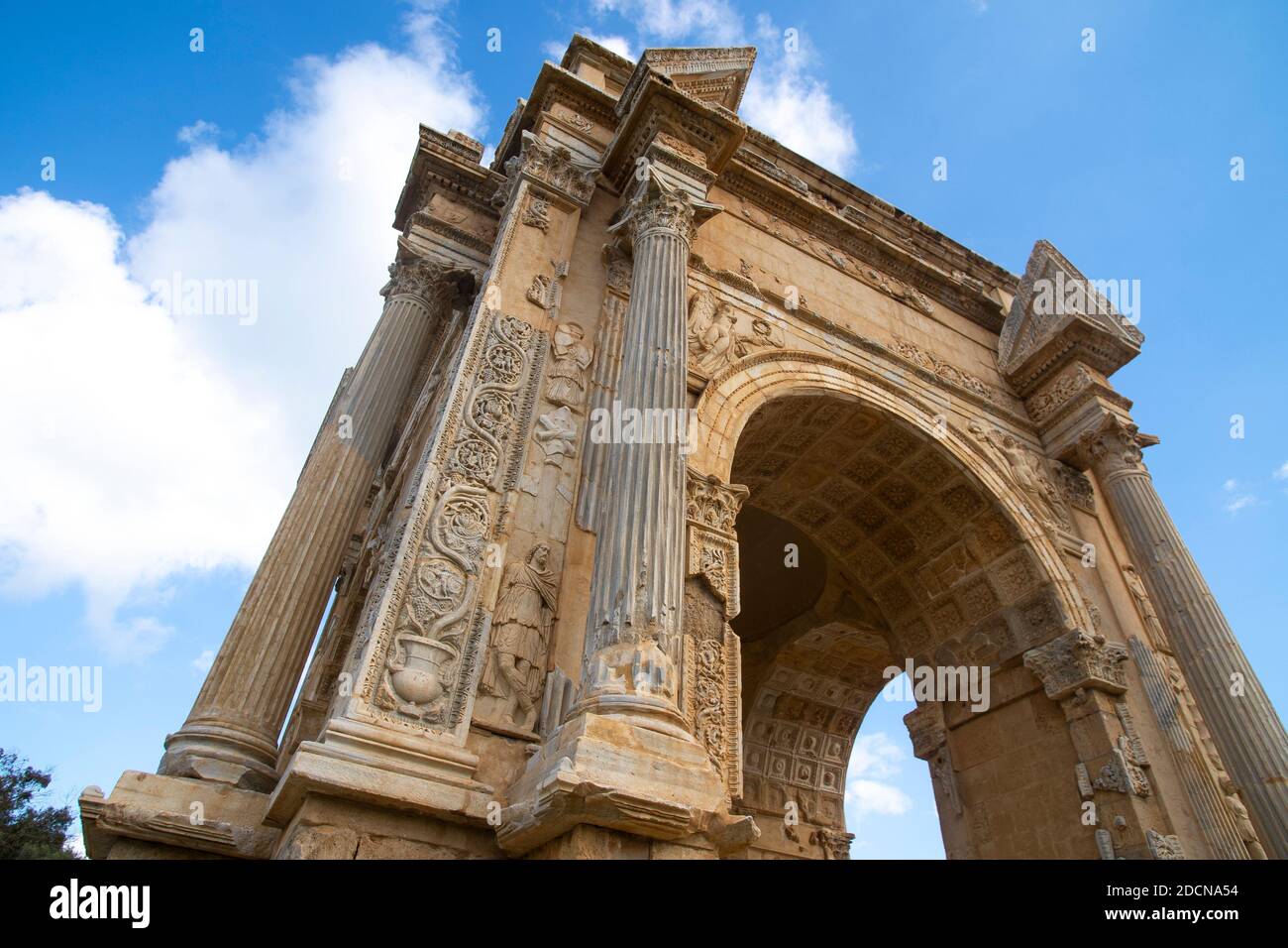 L'Arco di Settimio Severo nel sito archeologico di Leptis Magna, Libia Foto Stock