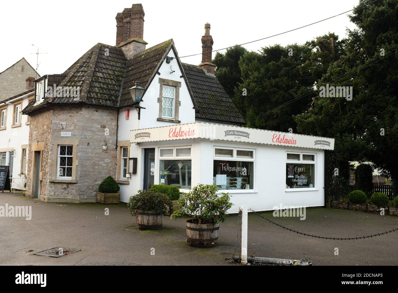 Novembre 2020 - Edelweiss, un noto caffè e ristorante alla base della gola di Cheddar, Somerset. Foto Stock