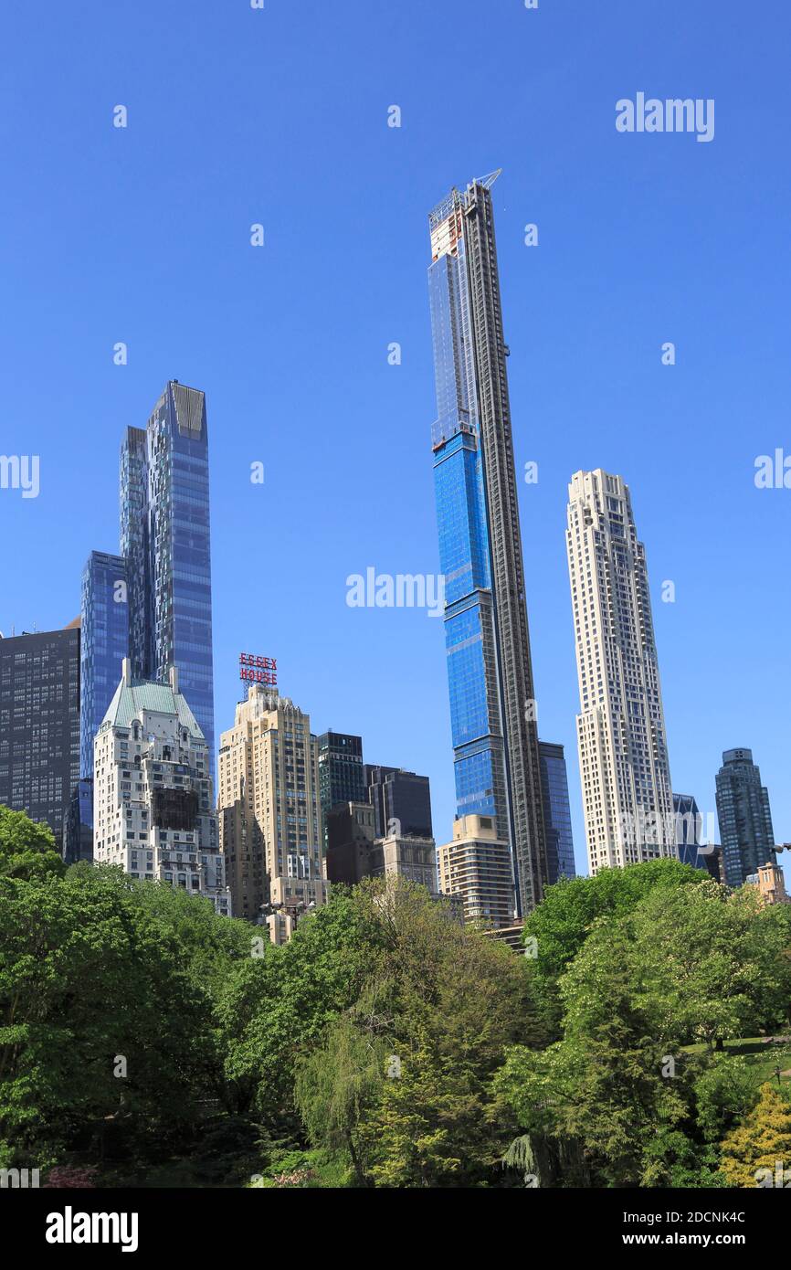 Miliardari’s Row, grattacieli di lusso che sovrastano Central Park, Manhattan, New York City, USA Foto Stock