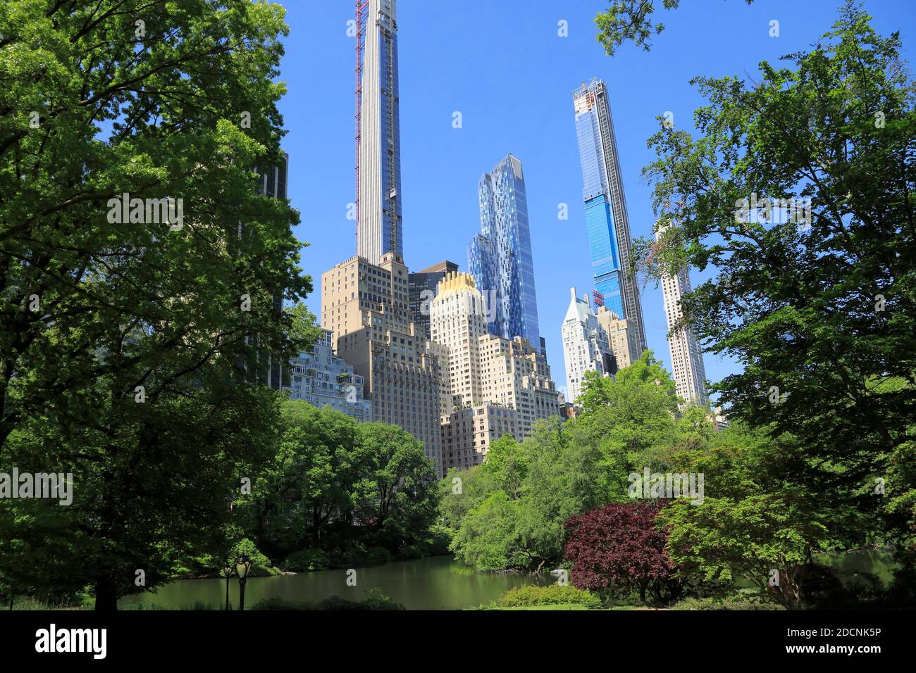 Miliardari’s Row, grattacieli di lusso che sovrastano Central Park, Manhattan, New York City, USA Foto Stock