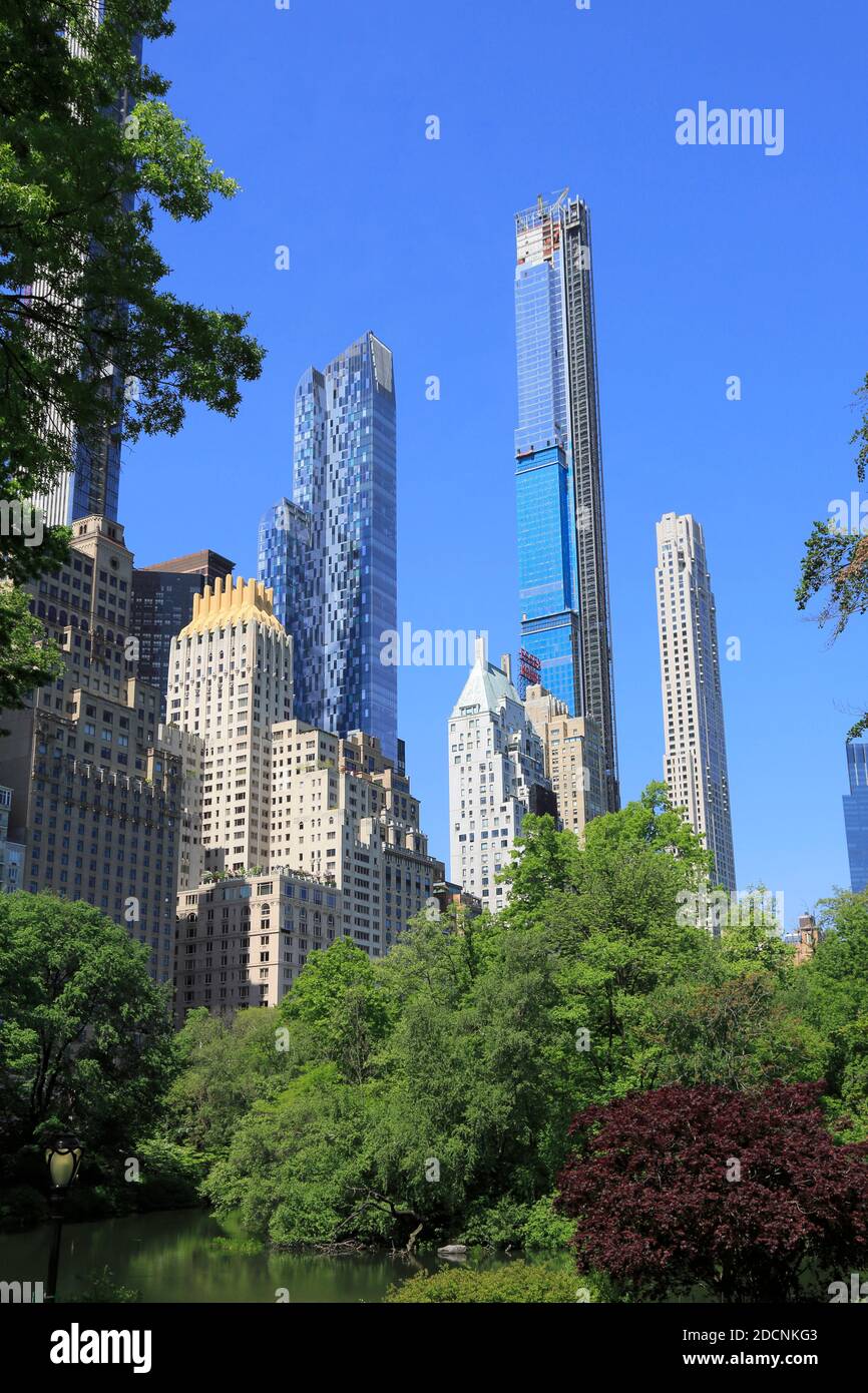 Miliardari’s Row, grattacieli di lusso che sovrastano Central Park, Manhattan, New York City, USA Foto Stock