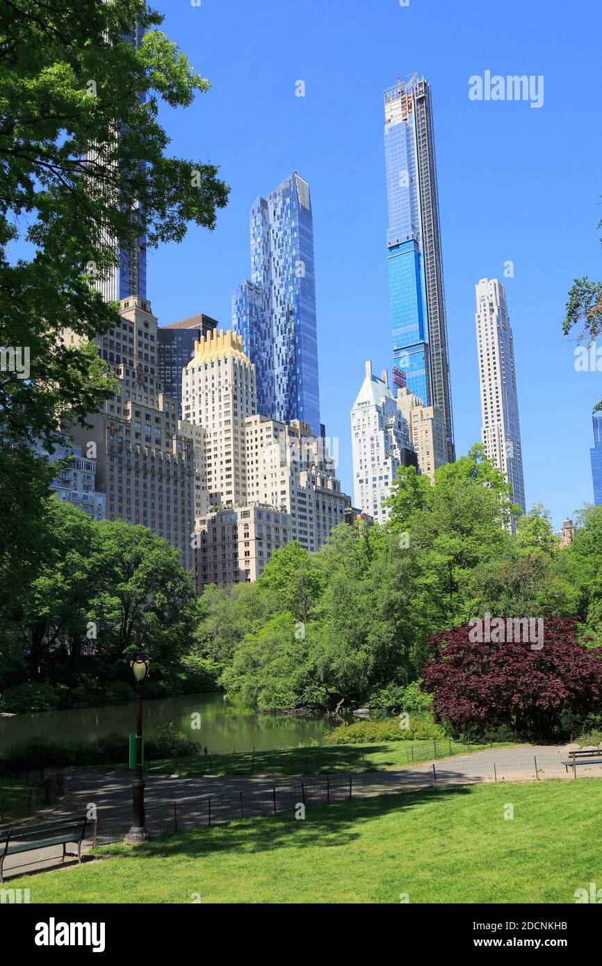 Miliardari’s Row, grattacieli di lusso che sovrastano Central Park, Manhattan, New York City, USA Foto Stock