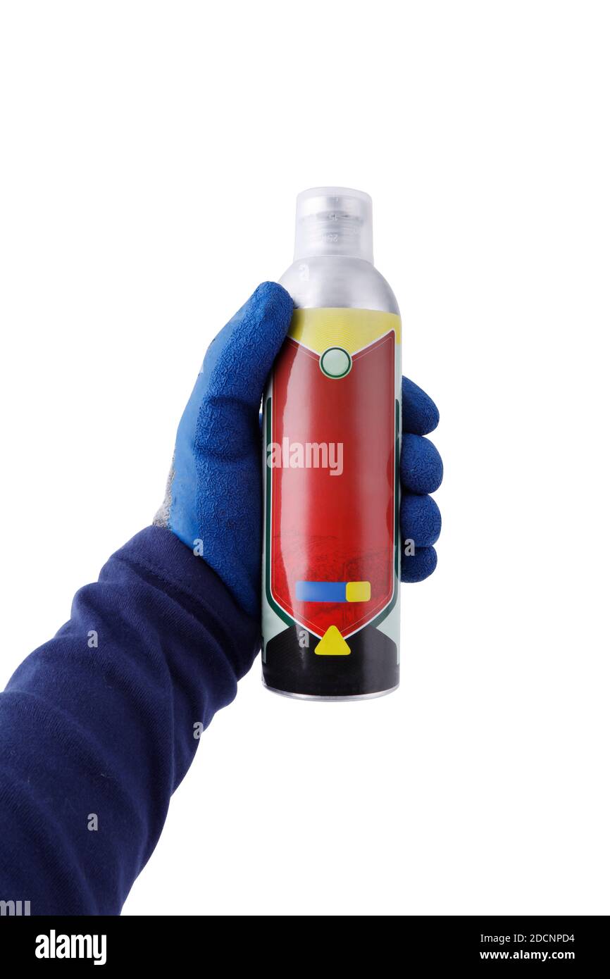 Flacone di pesticidi agricoli con etichetta in mano all'agricoltore su sfondo bianco Foto Stock