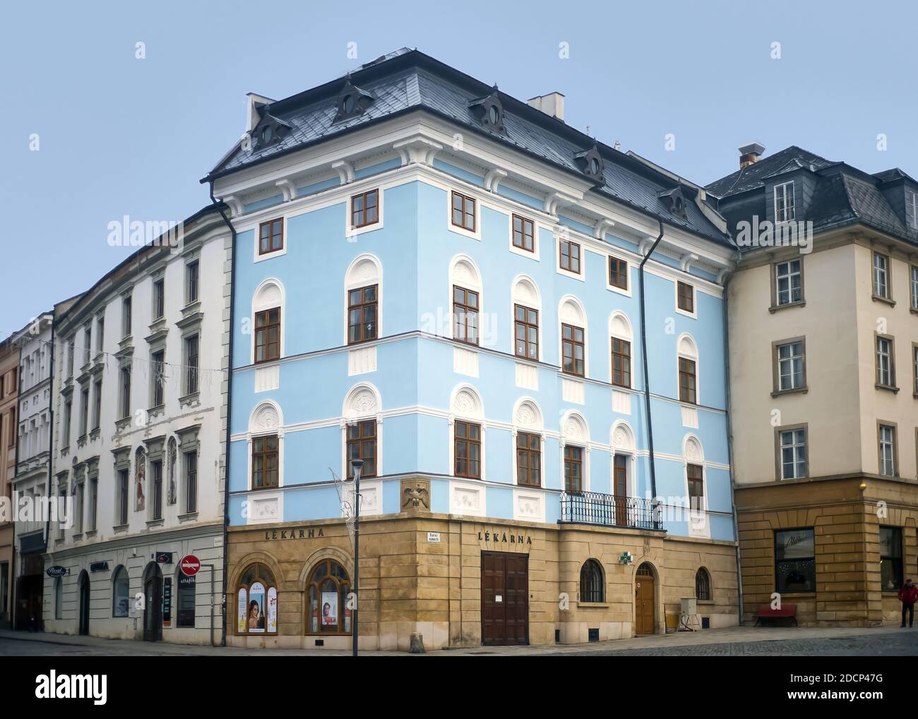 Casa blu cielo con farmacia in Piazza superiore a Olmouc Foto Stock
