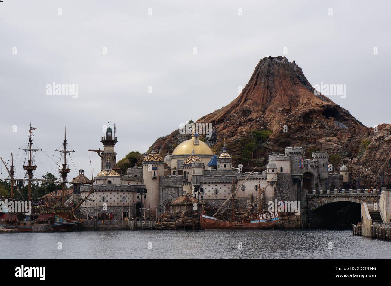 Tokyo Disney Sea in una giornata piovosa. Foto Stock