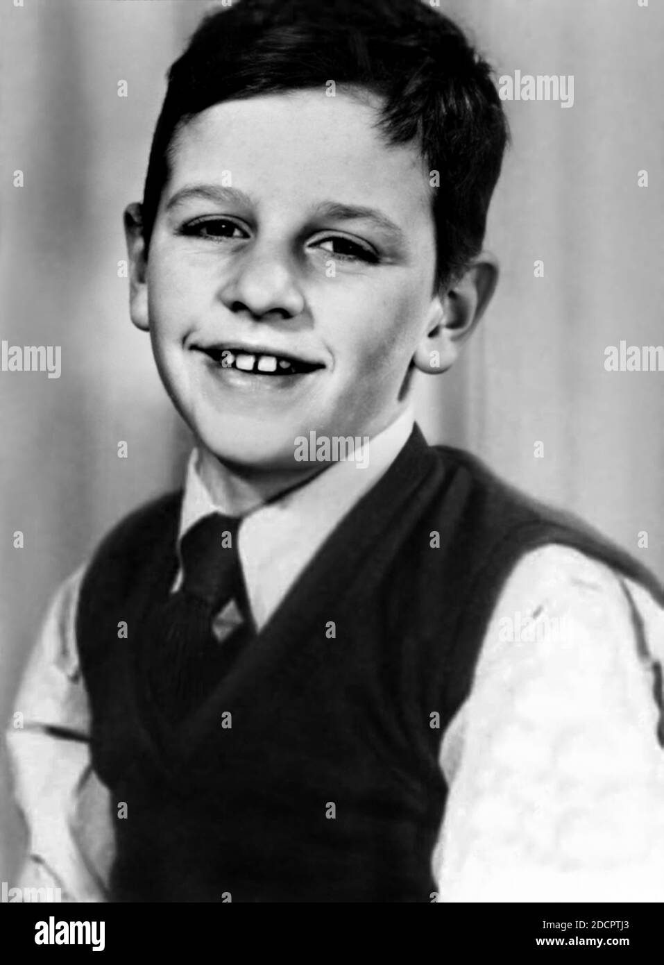 1950 ca. , Liverpool , GRAN BRETAGNA : il celebre cantante e compositore britannico Sir RINGO STARR (nato nel 1940 ) dei BEATLES , quando era un ragazzo di 10 anni . Fotografo sconosciuto. - STORIA - FOTO STORICHE - personalità da bambino bambini da giovane - personalità personalità quando era giovane - a SCUOLA - scolaro - INFANTZIA - INFANZIA - BAMBINO - BAMBINO - BAMBINA - bimbi - BAMBINI - ROCK'roll - musica pop - MUSICA - cantante - COMPOSITORE - ROCK STAR - BATTERISTA - BATTERISTA --- ARCHIVIO GBB Foto Stock