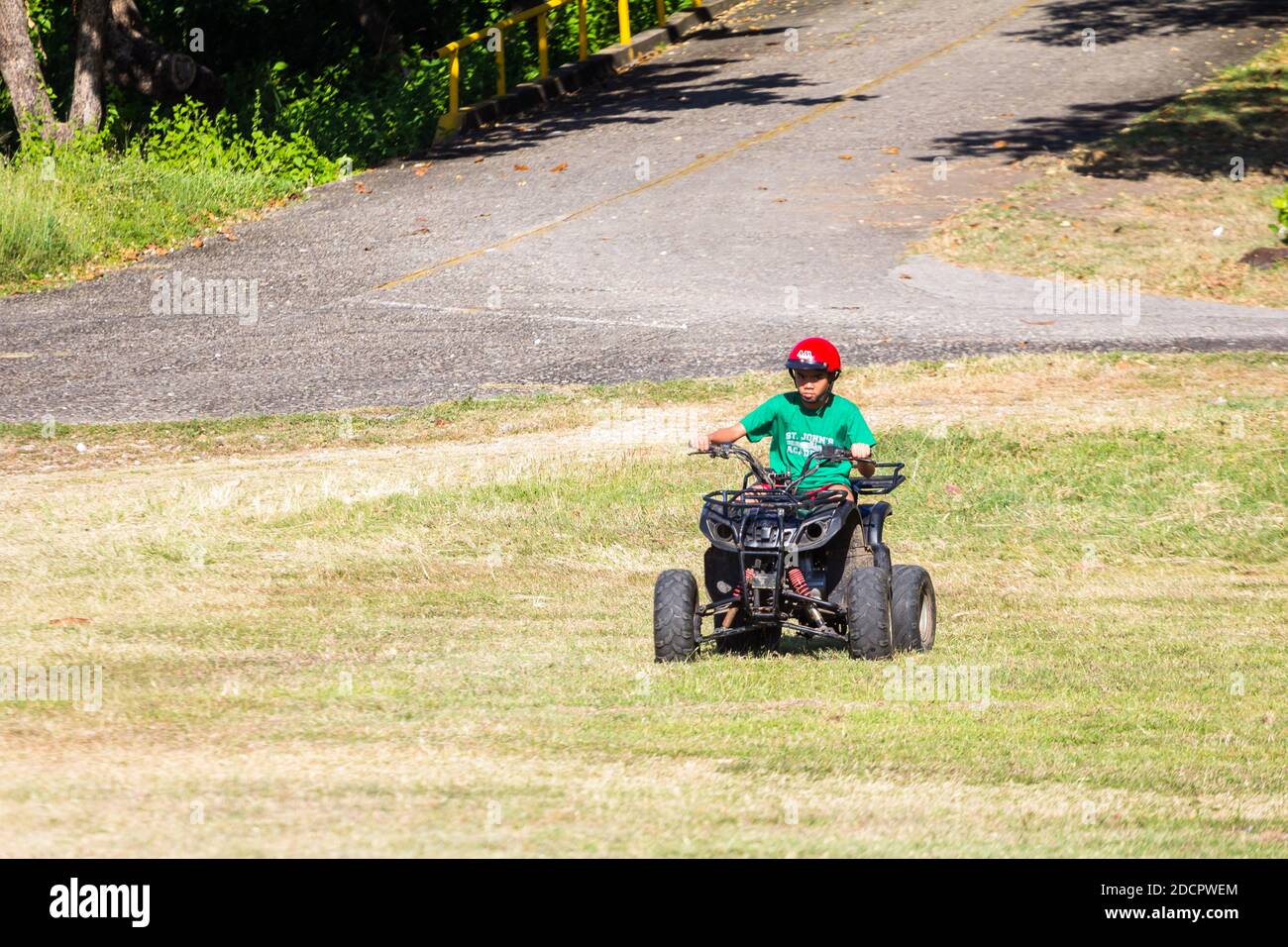 Divertimento all'aperto in quad a Corregidor Island, Filippine Foto Stock