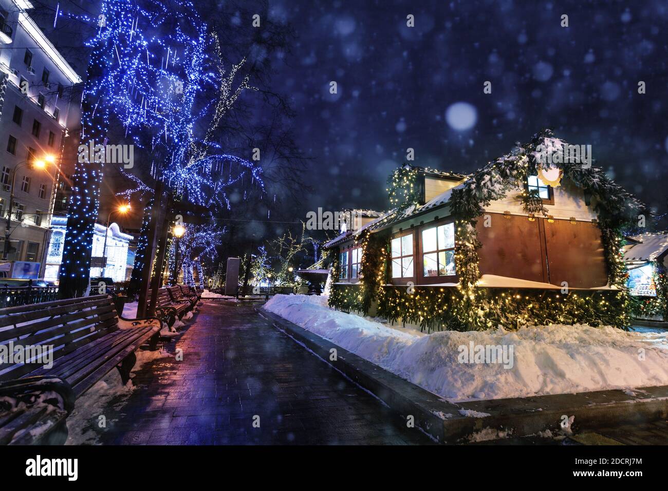 Mosca Russo mercatino di Natale vista notte decorato per New Vacanze dell'anno Foto Stock