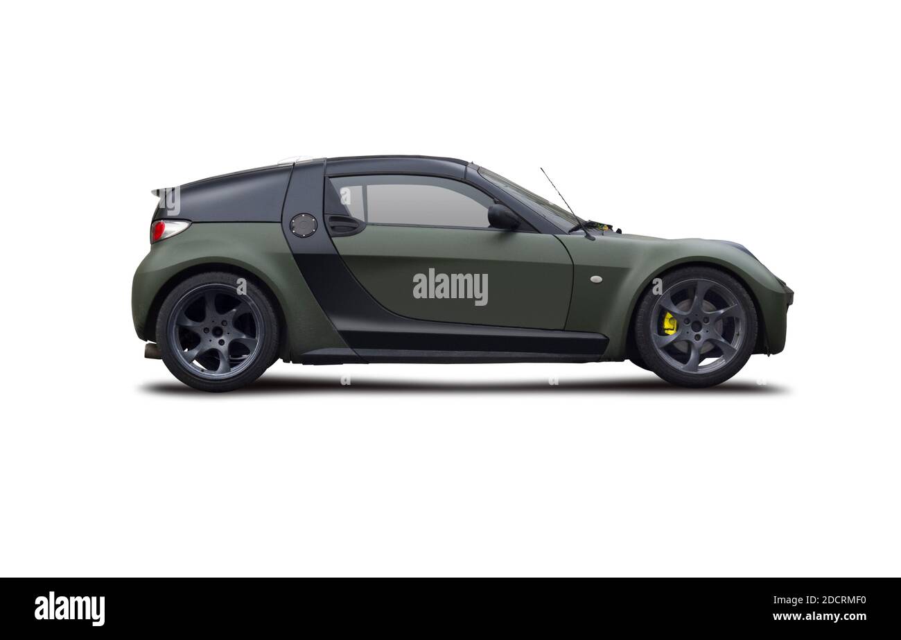 Auto coupé roadster intelligente isolato su sfondo bianco Foto Stock