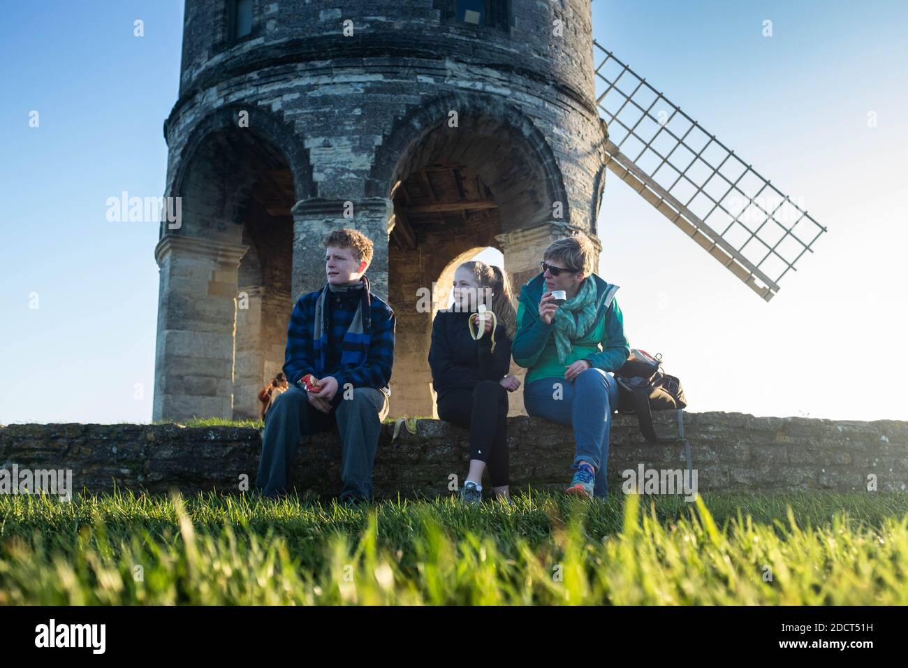 Famiglia a Chesterton Windmill, Warwickshire Foto Stock