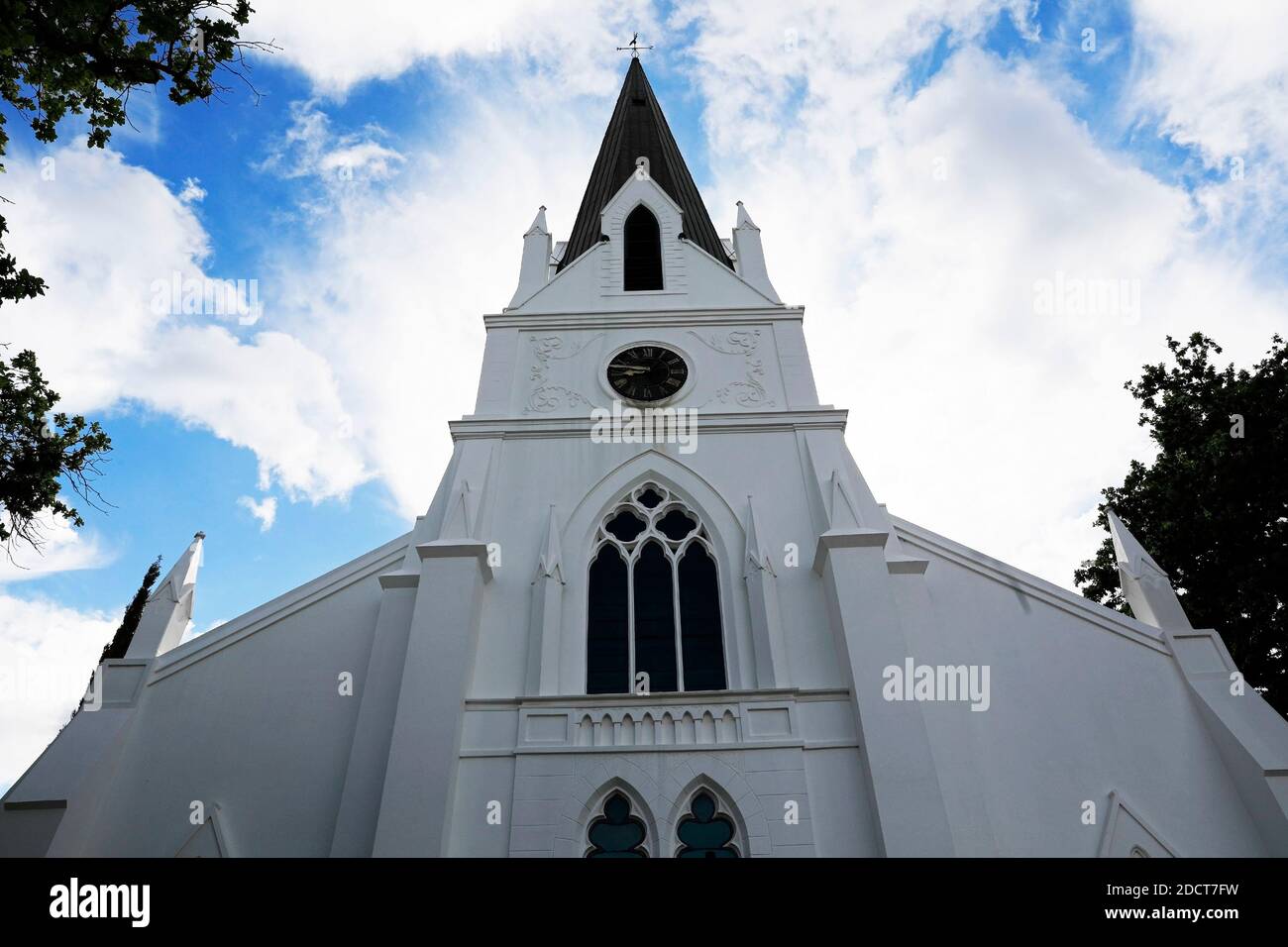 Torre neo-gotica del Moederkerk di Stellenbosch, chiesa riformata olandese, Capo Winelands, Provincia del Capo Occidentale, Sudafrica. Foto Stock