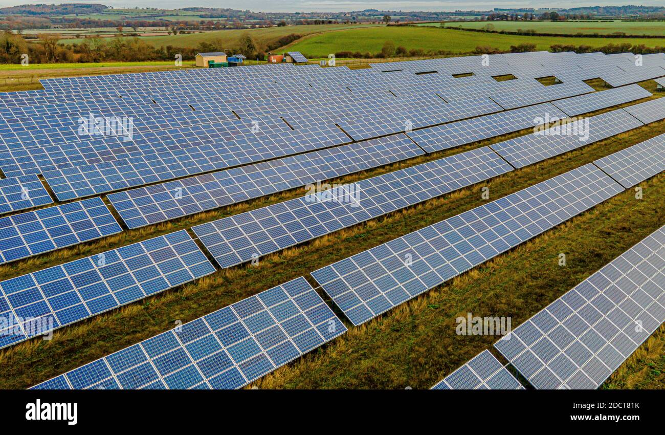 Pannello solare campo Foto Stock
