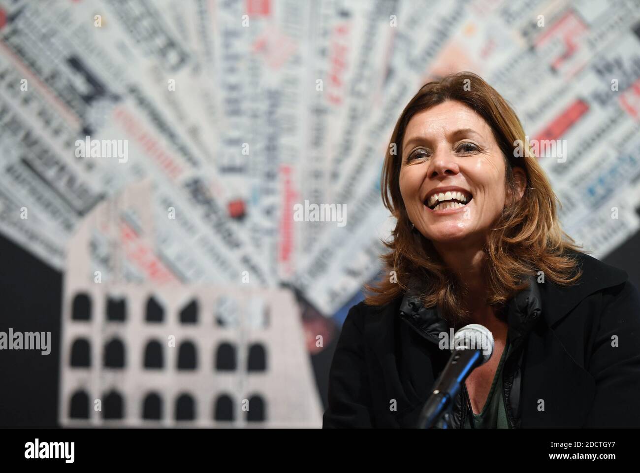 Barbara Jatta, 55, la prima direttrice femminile dei Musei Vaticani partecipa il 29 gennaio 2018 ad una conferenza stampa presso l'Associazione della Stampa estera di Roma. Nel post da esattamente un anno ha detto che i Musei Vaticani sono in colloqui finali con il Museo Andy Warhol di Pittsburgh per presentare una mostra delle opere religiose dell'artista Pop nel 2019. La mostra includerà dipinti della serie dell'ultima cena di Warhol (1986), ispirati dall'affresco milanese della scena biblica di Leonardo da Vinci. "Siamo molto interessati ad esplorare il lato spirituale dell'artista", dice la onorevole Jatta. Barbara Jatta Foto Stock