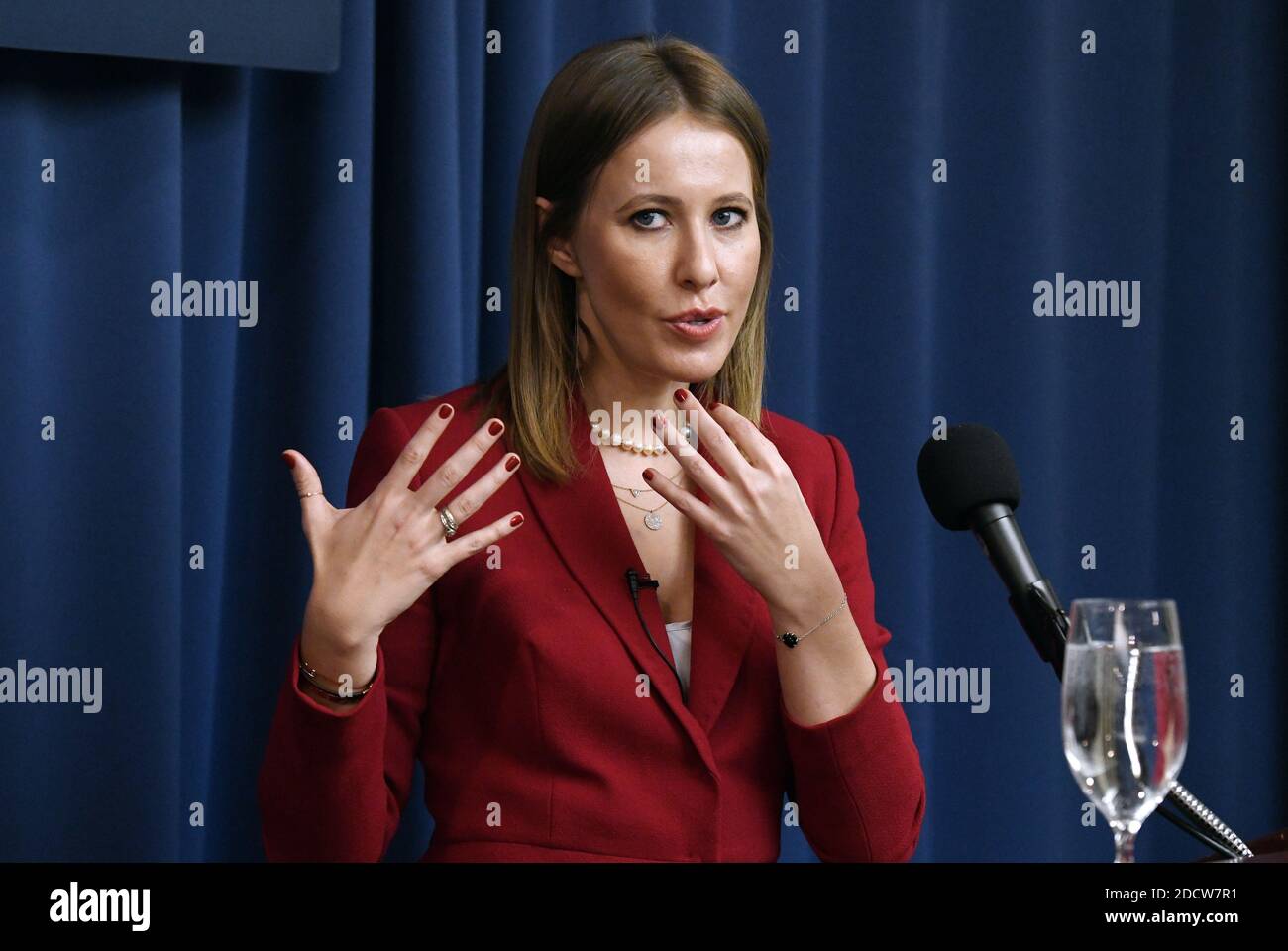 La candidata presidenziale russa Ksenia Sobchak parla al National Press Club, 6 febbraio 2018 a Washington, DC. Foto di Olivier Douliery/Abaca Press Foto Stock