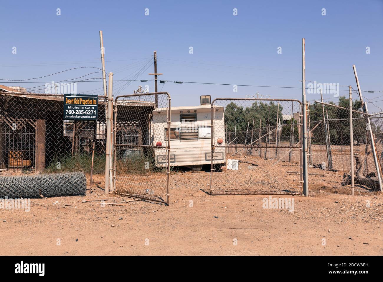 NESSUN WEB/NESSUNA APP - ESCLUSIVA. (Testo disponibile) Bombay Beach al mare di Salton in California, Stati Uniti in 2017. Il mare artificiale di Salton è il lago più grande della California. Situato nella contea imperiale a circa 240 km a sud di Los Angeles, il lago si sta asciugando rapidamente, minacciando il destino di pesci, specie di uccelli migratori e anche la salute pubblica, come playa esposto creerà ciotole di polvere, danneggiando un'area conosciuta per alti tassi di asma e alto livello di inquinamento atmosferico. Foto di Olivier Hertel/ABACAPRESS.COM Foto Stock