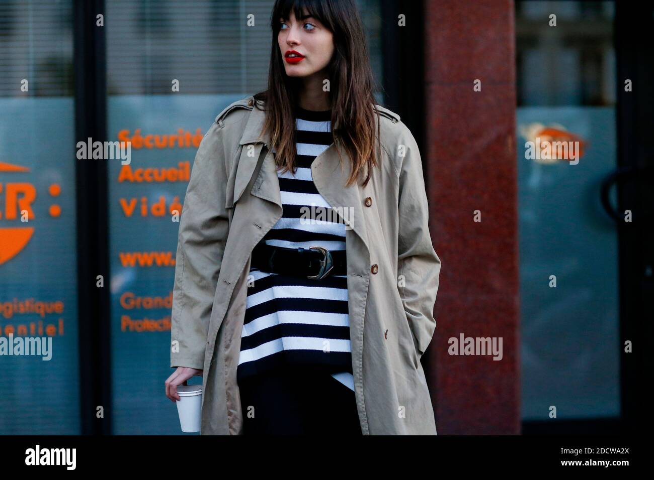 Street Style, Louise Follain in arrivo a Proenza Primavera-Estate 2018 Haute Couture show tenuto a Boulevard Pereire, a Parigi, Francia, il 22 gennaio 2018. Foto di Marie-Paola Bertrand-Hillion/ABACAPRESS.COM Foto Stock